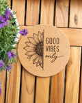 Sunflower Vibes – Kork Untersetzer „Good Vibes Only“ ~ 19 cm